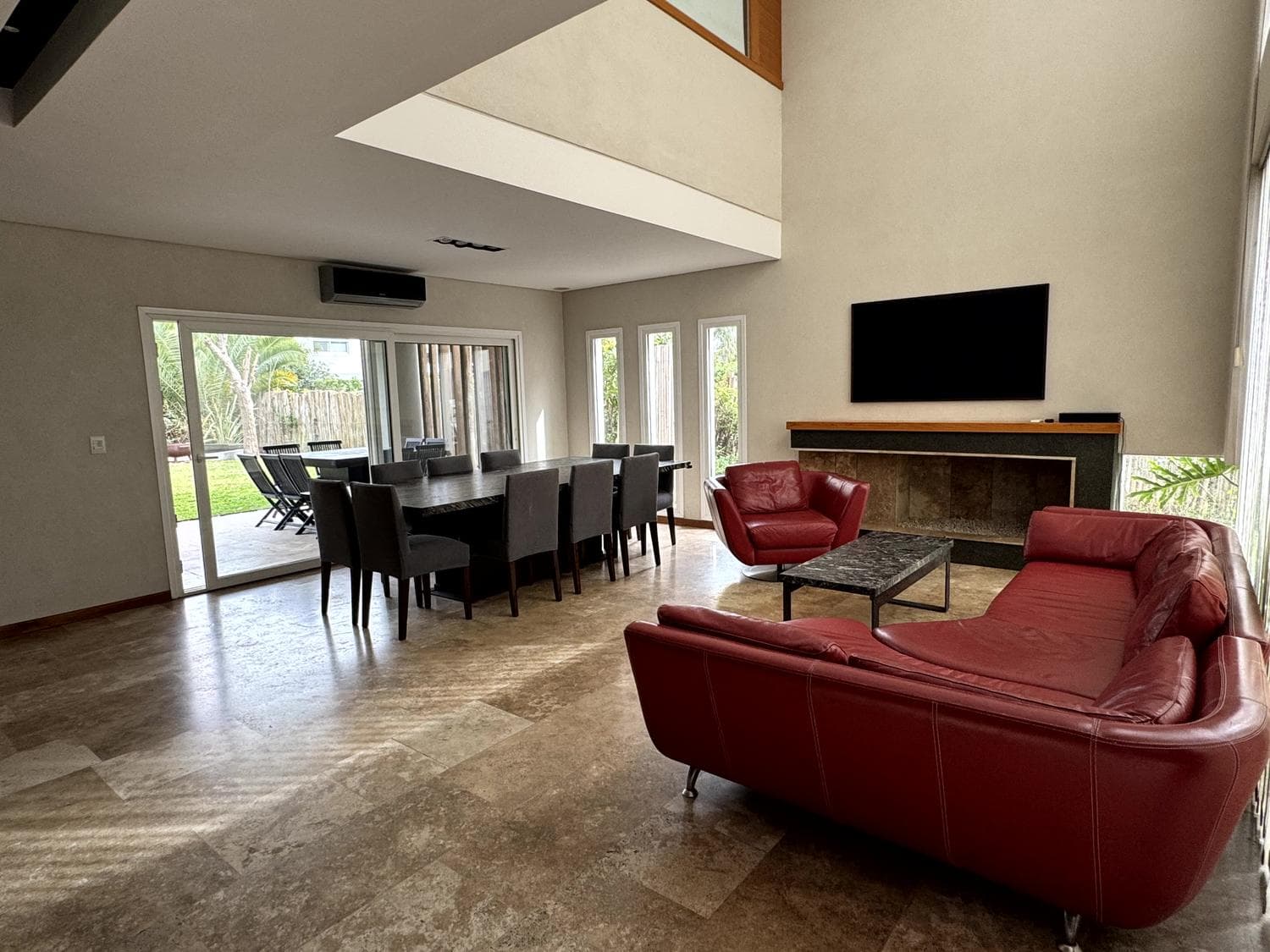 House for annual RENT - 4 bedrooms - in the Los Sauces neighborhood of NORDELTA - Furnished
