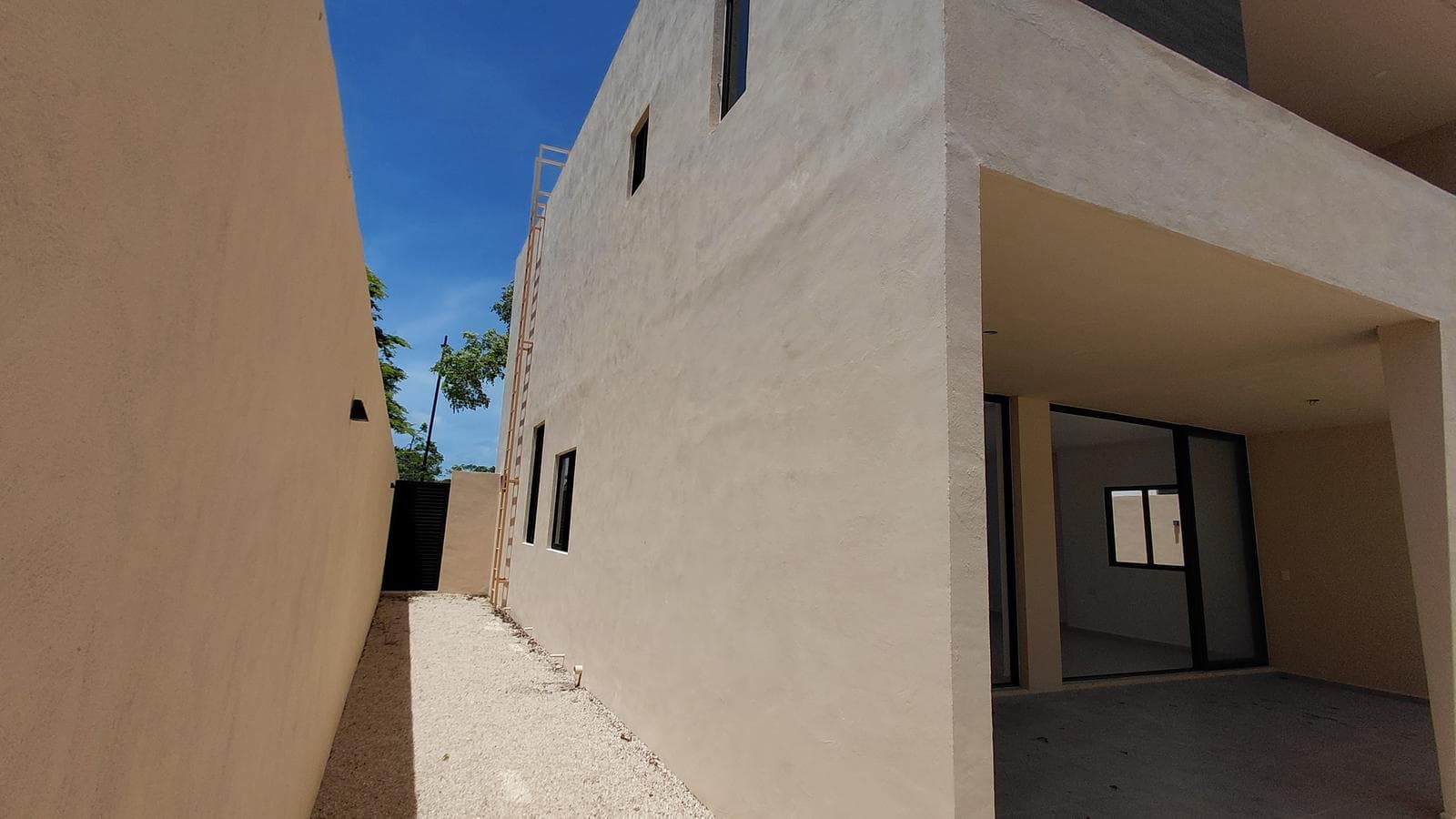 HOUSE FOR SALE IN MÉRIDA, KIKTEIL, BLANCA RESIDENCIAL, 4 BEDROOMS