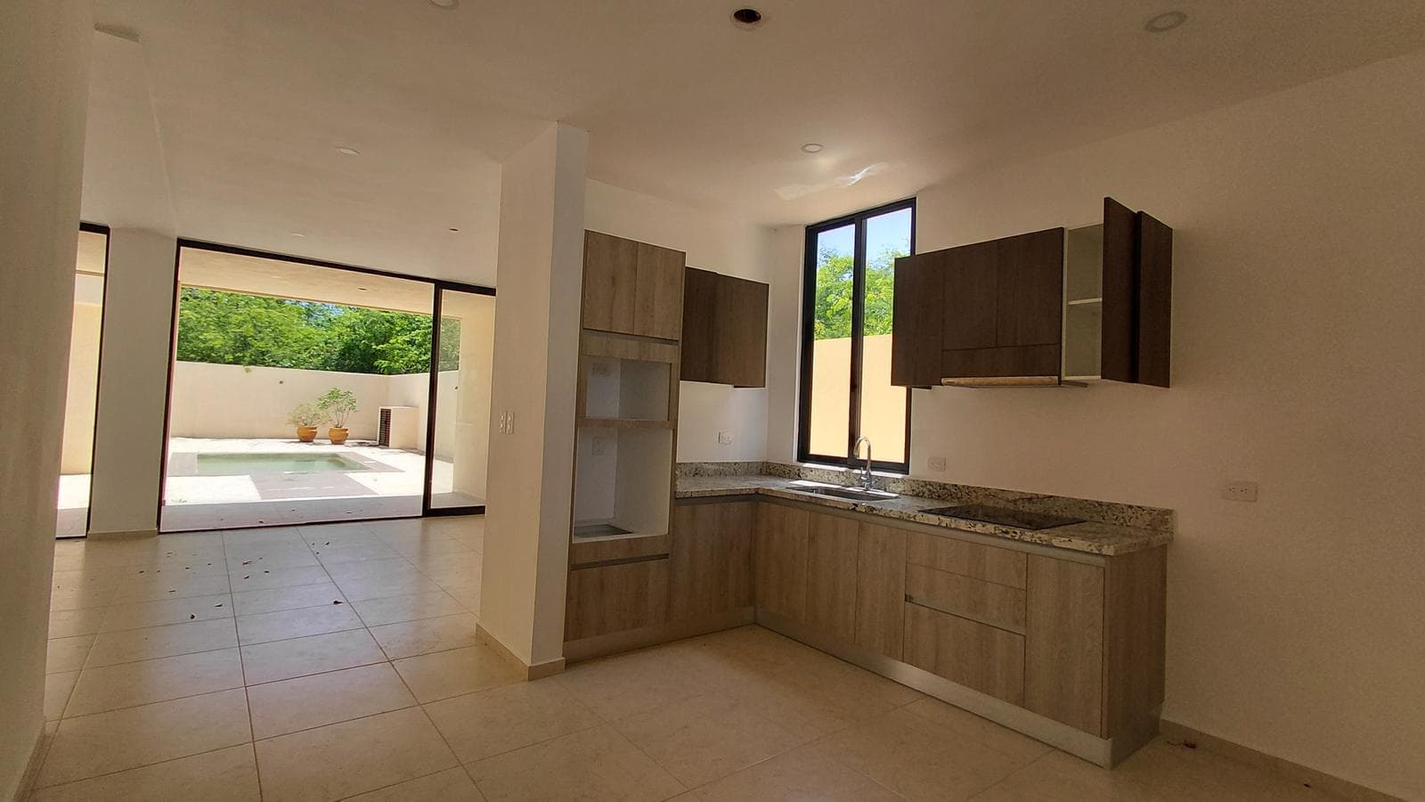 HOUSE FOR SALE IN MÉRIDA, KIKTEIL, BLANCA RESIDENCIAL, 4 BEDROOMS