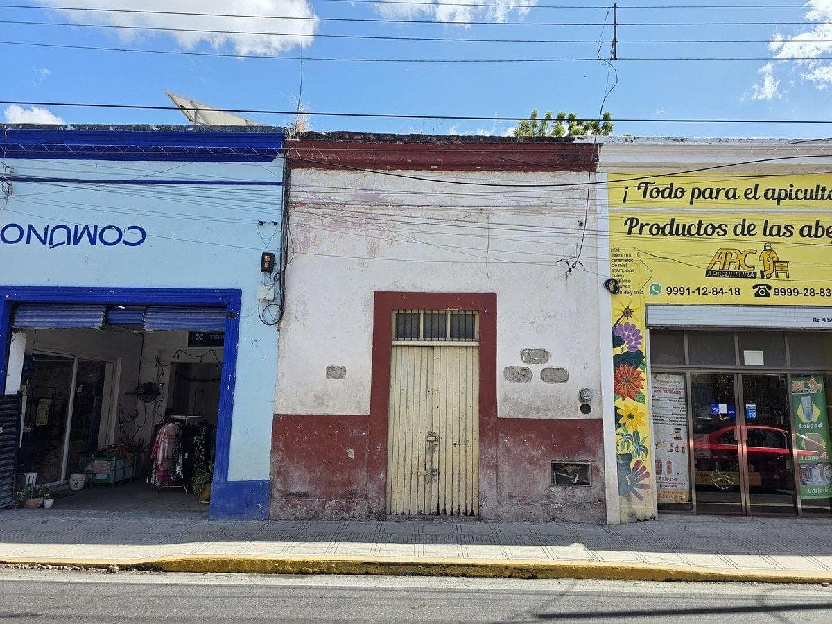 COMMERCIAL PROPERTY FOR SALE IN MÉRIDA, DOWNTOWN, 3 BLOCKS FROM THE CATHEDRAL, IN NEED OF RENOVATION