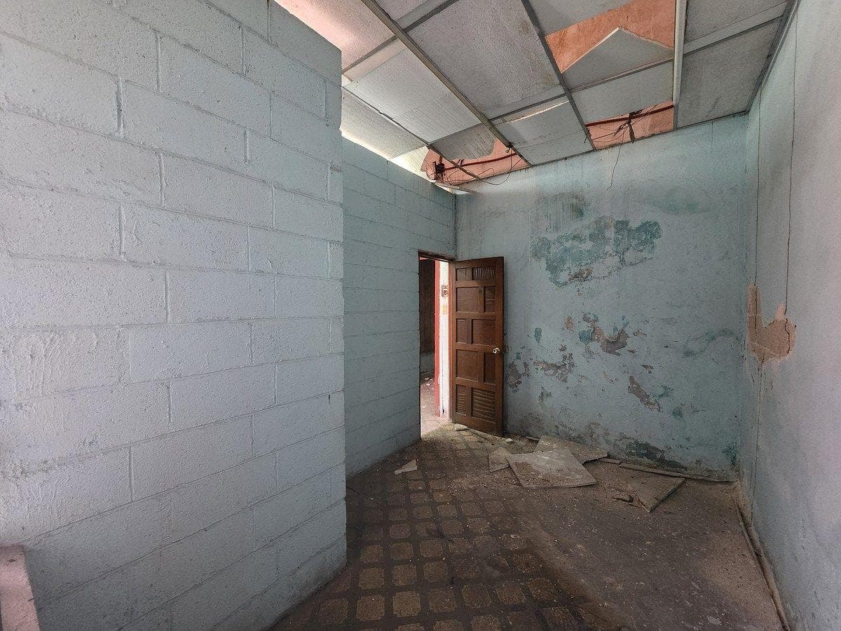COMMERCIAL PROPERTY FOR SALE IN MÉRIDA, DOWNTOWN, 3 BLOCKS FROM THE CATHEDRAL, IN NEED OF RENOVATION