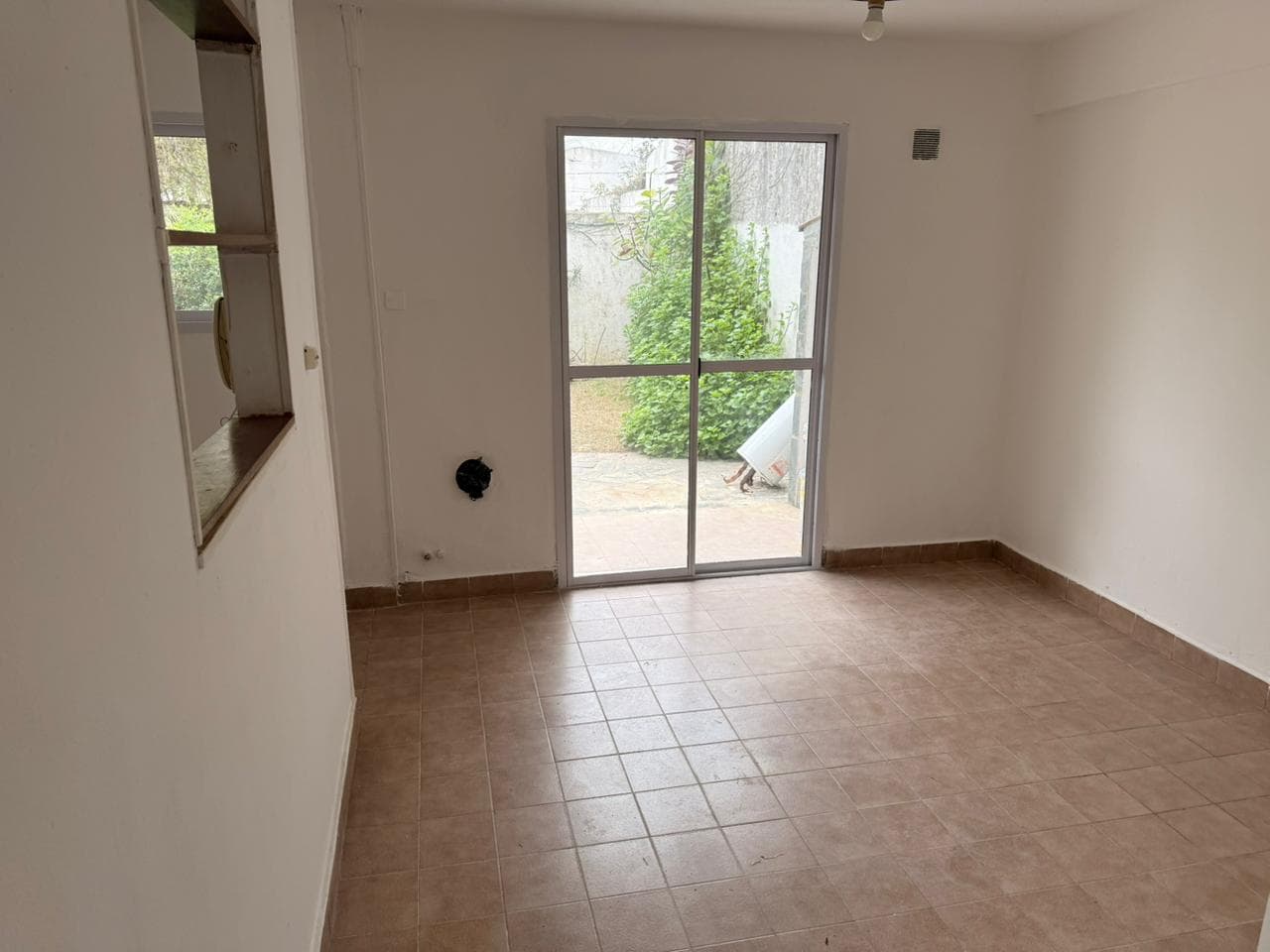 Apartment with a patio in La Plata