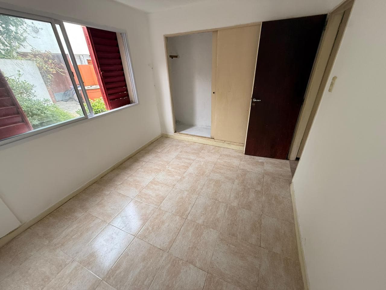 Apartment with a patio in La Plata