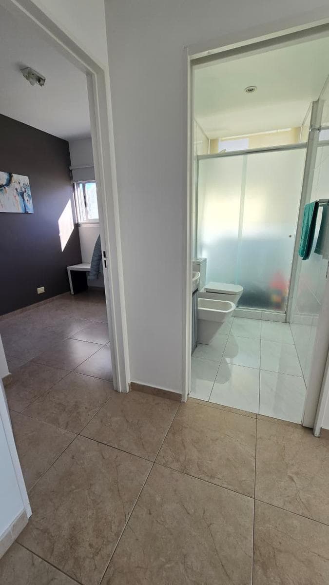 3-ROOM APARTMENT ON AN UPPER FLOOR WITH A RIVER VIEW, INCLUDING PARKING SPACES AND STORAGE UNITS, FOR SALE. OLIVOS