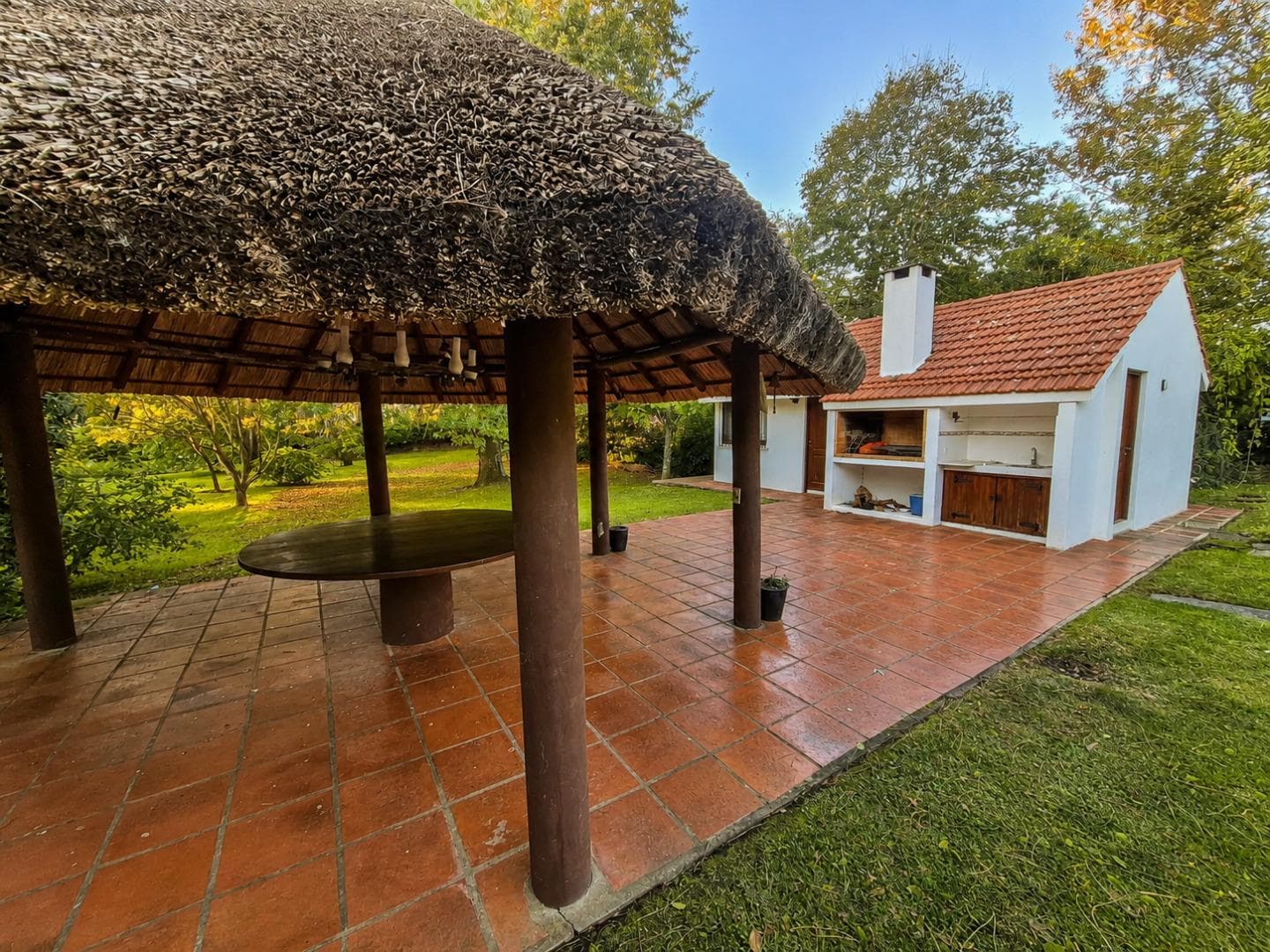 4-bedroom house with a pool and spacious lot for rent in Pinares, Punta del Este