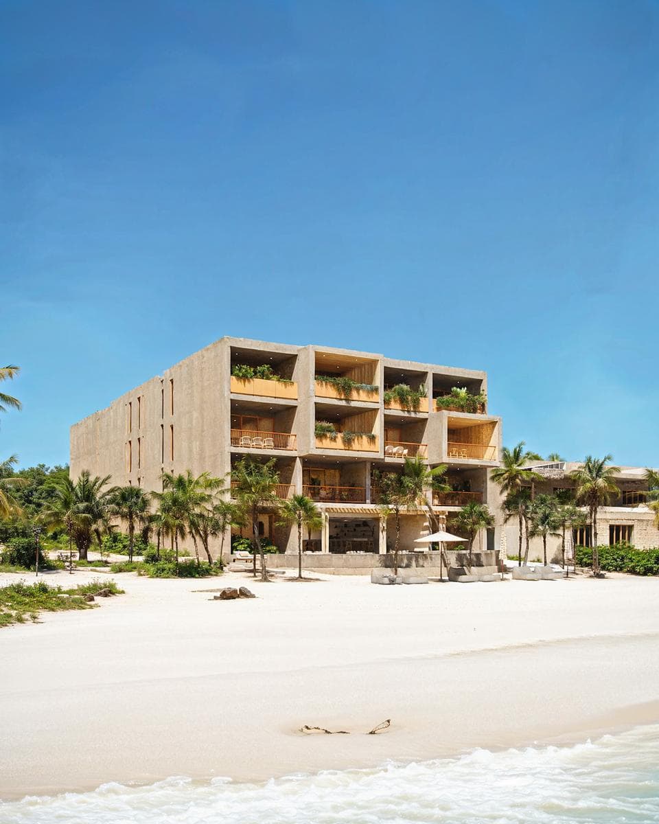 Depto 3 Recámaras Planta Baja con Jardín Frente al Mar, Tulum