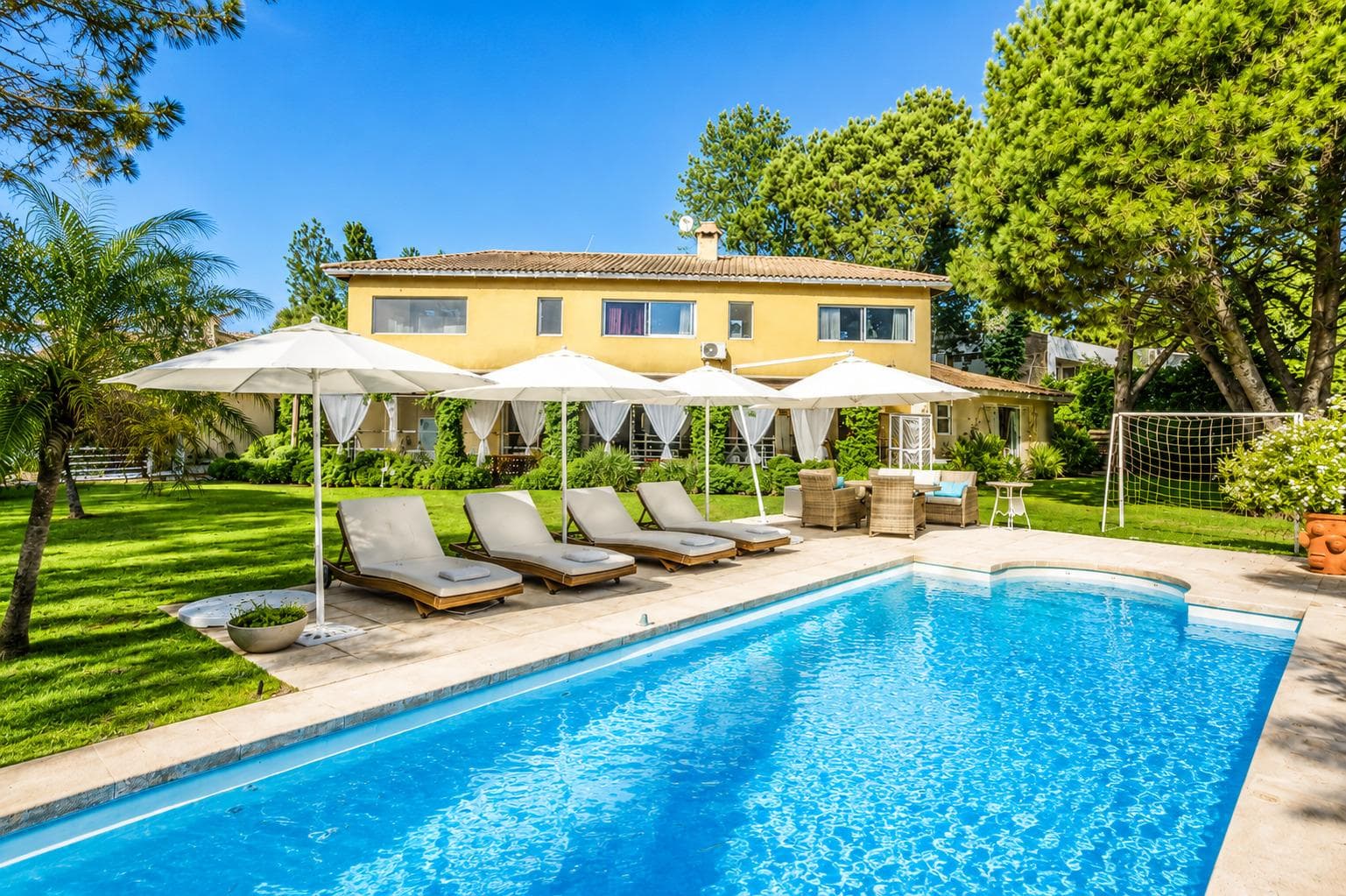 5-bedroom house for sale and short-term rental in La Arbolada, Punta del Este