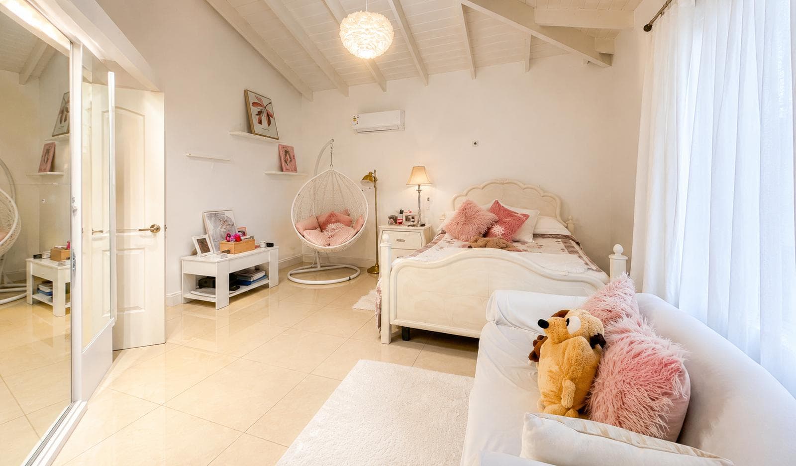 5-bedroom house for sale and short-term rental in La Arbolada, Punta del Este