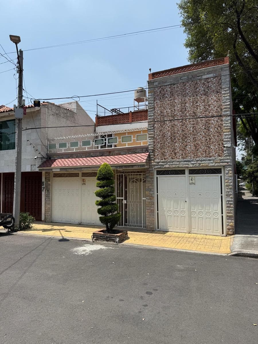 Casa en Venta en la Jardin Balbuena