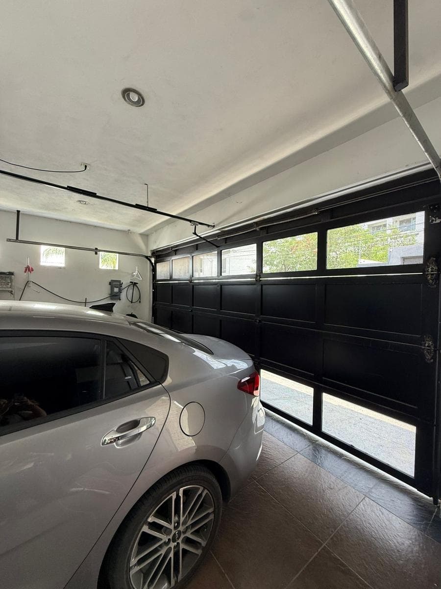 HOUSE FOR SALE IN THE PRADOS DE LA SILLA NEIGHBORHOOD, MONTERREY