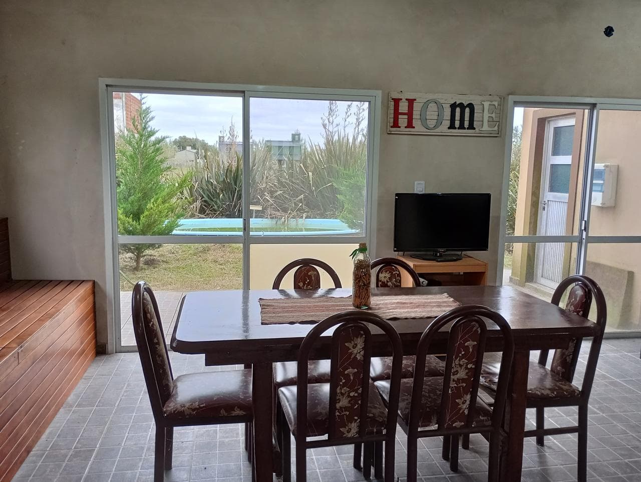 Casa de 2 plantas a la venta en el barrio Domselaar Chico, San Vicente, VENTA