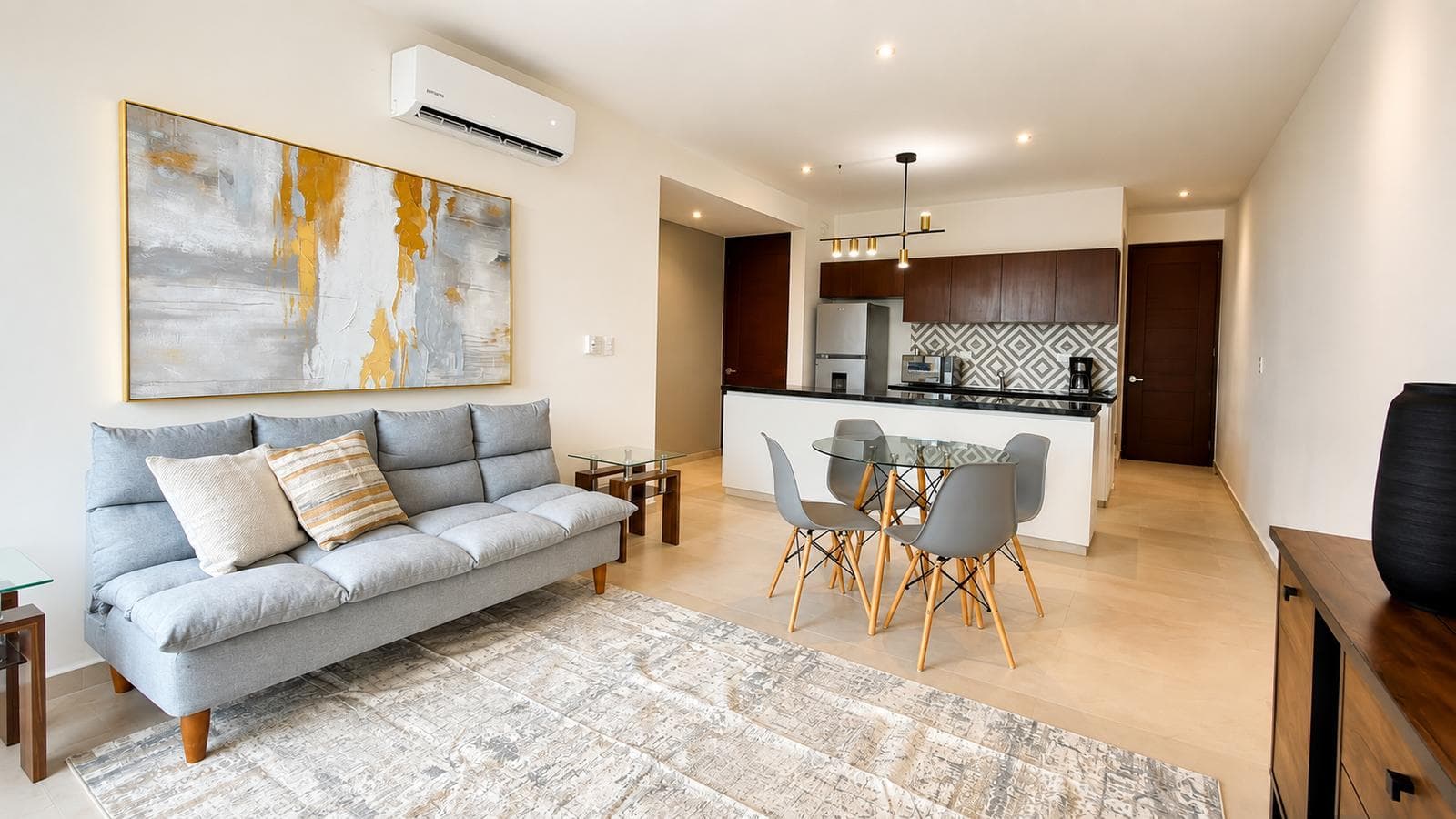 | Penthouse de 2 recámaras, amueblado en renta en Temozón norte |