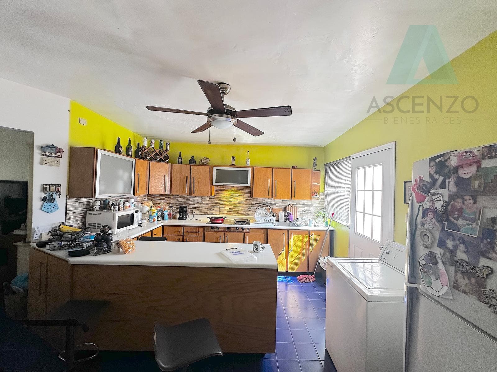 Invest in Location, Space, and Potential: House in El Salvador, Resol