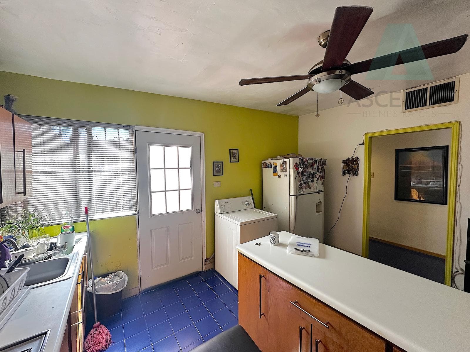Invest in Location, Space, and Potential: House in El Salvador, Resol