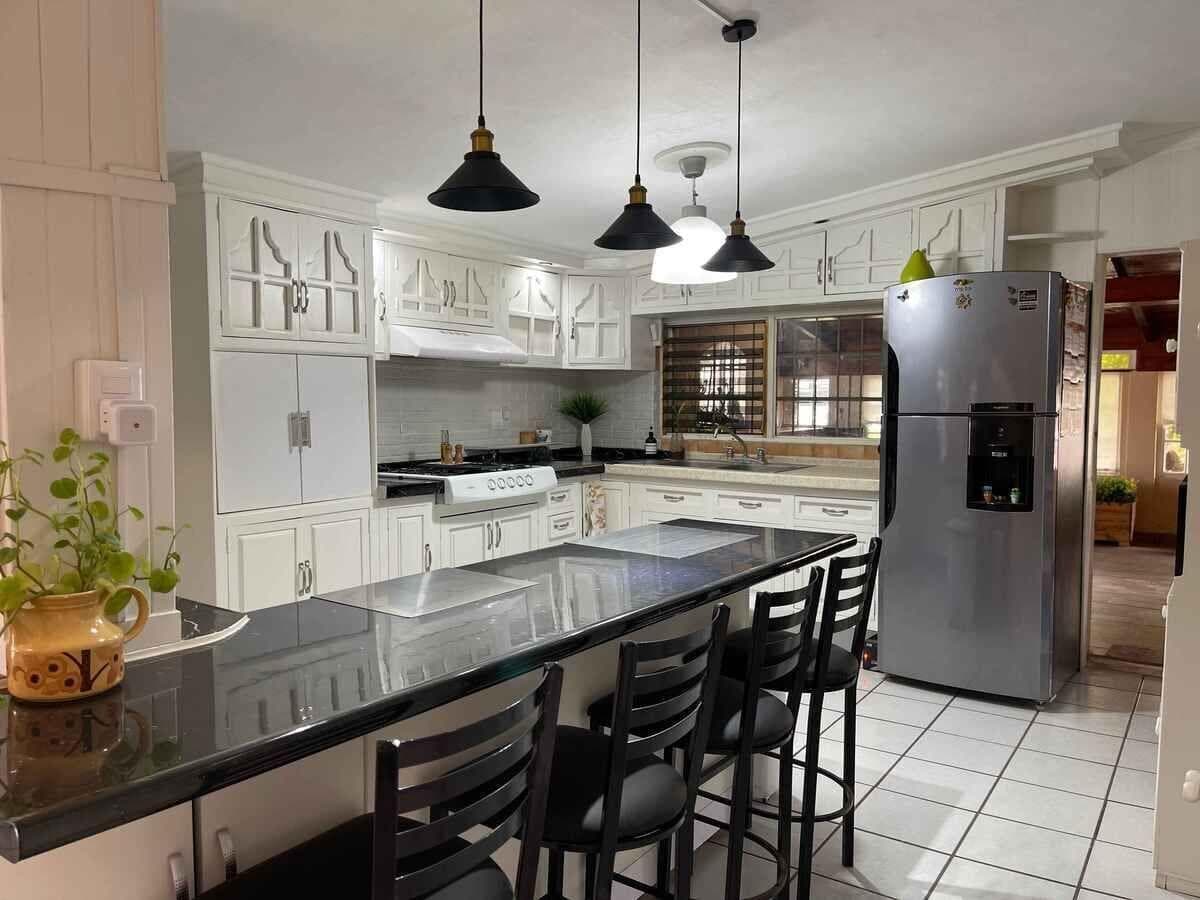 HOUSE FOR SALE IN SANTA ANA TEPETITLÁN, ZAPOPAN, JALISCO