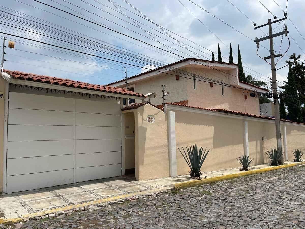 HOUSE FOR SALE IN SANTA ANA TEPETITLÁN, ZAPOPAN, JALISCO