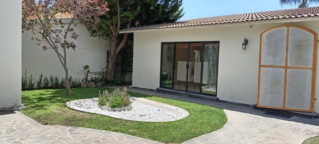 HOUSE FOR SALE IN DOWNTOWN AJIJIC, WITH A POOL, CHAPALA, JALISCO