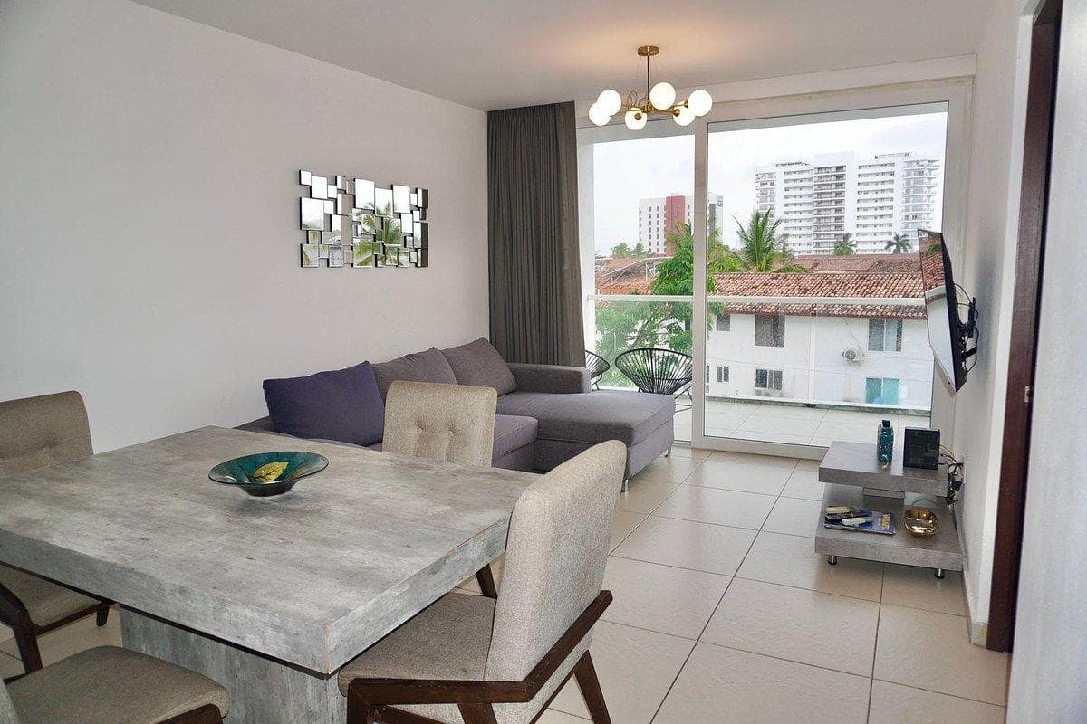 APARTMENT FOR SALE IN PUERTO VALLARTA, VIVERO CONDOMINIUM