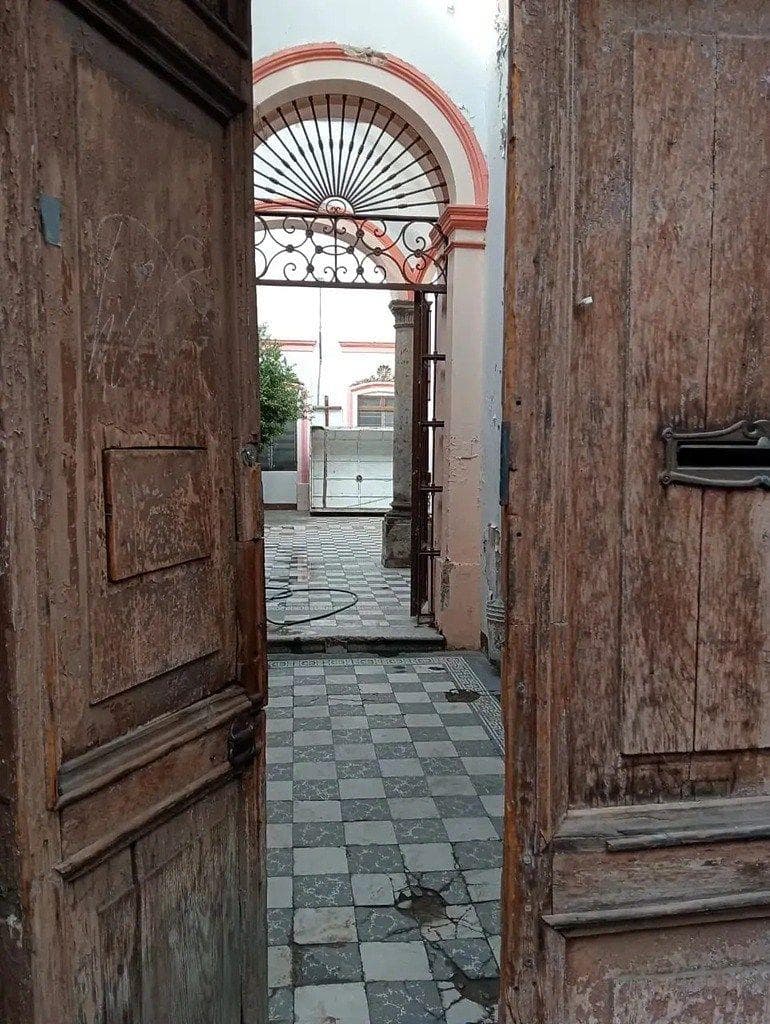 HOUSE FOR SALE IN THE HISTORIC CENTER OF GUADALAJARA