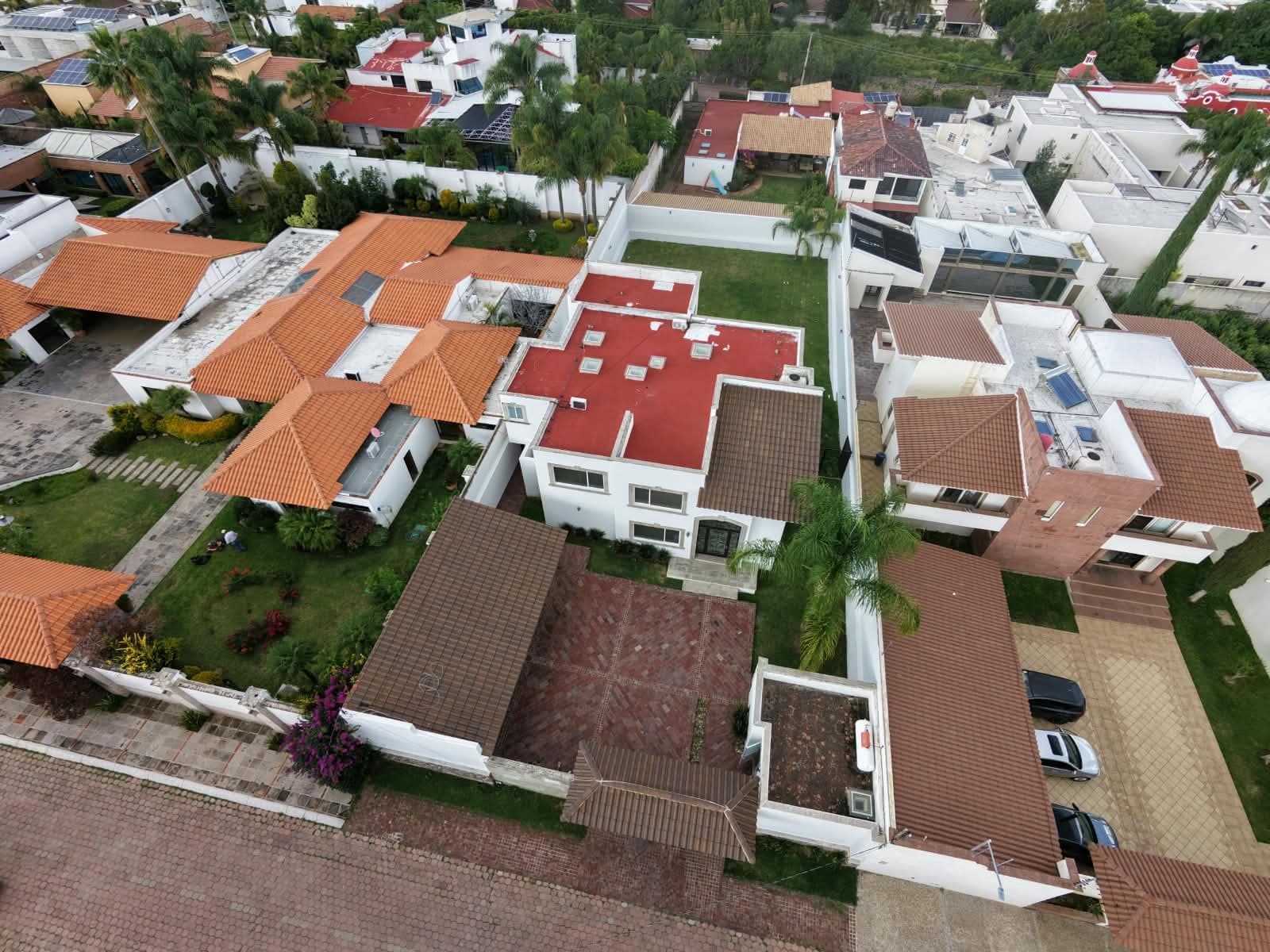 House in Balcones del Campestre on a 1,000 m2 lot: 3 bedrooms, terrace, and garden