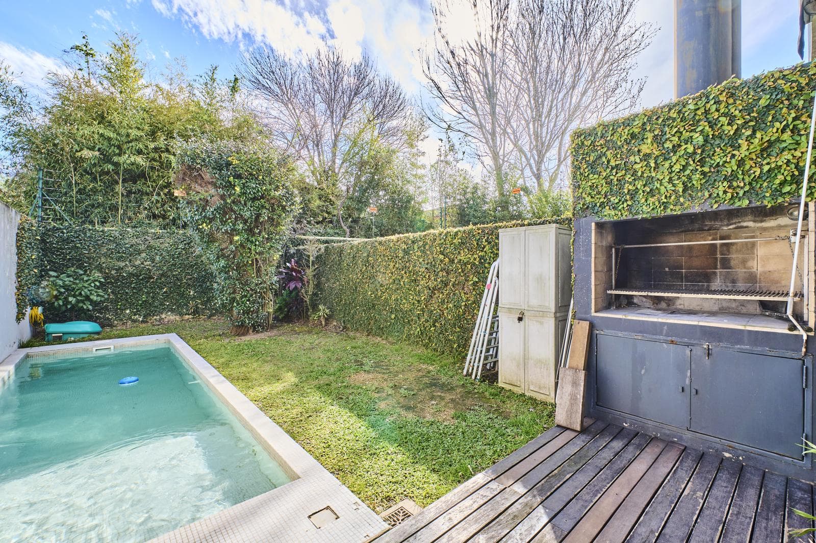 PH, 4-ROOM HOUSE FOR SALE IN OLIVOS, WITH GARDEN, POOL, GRILL, AND 2 PARKING SPACES