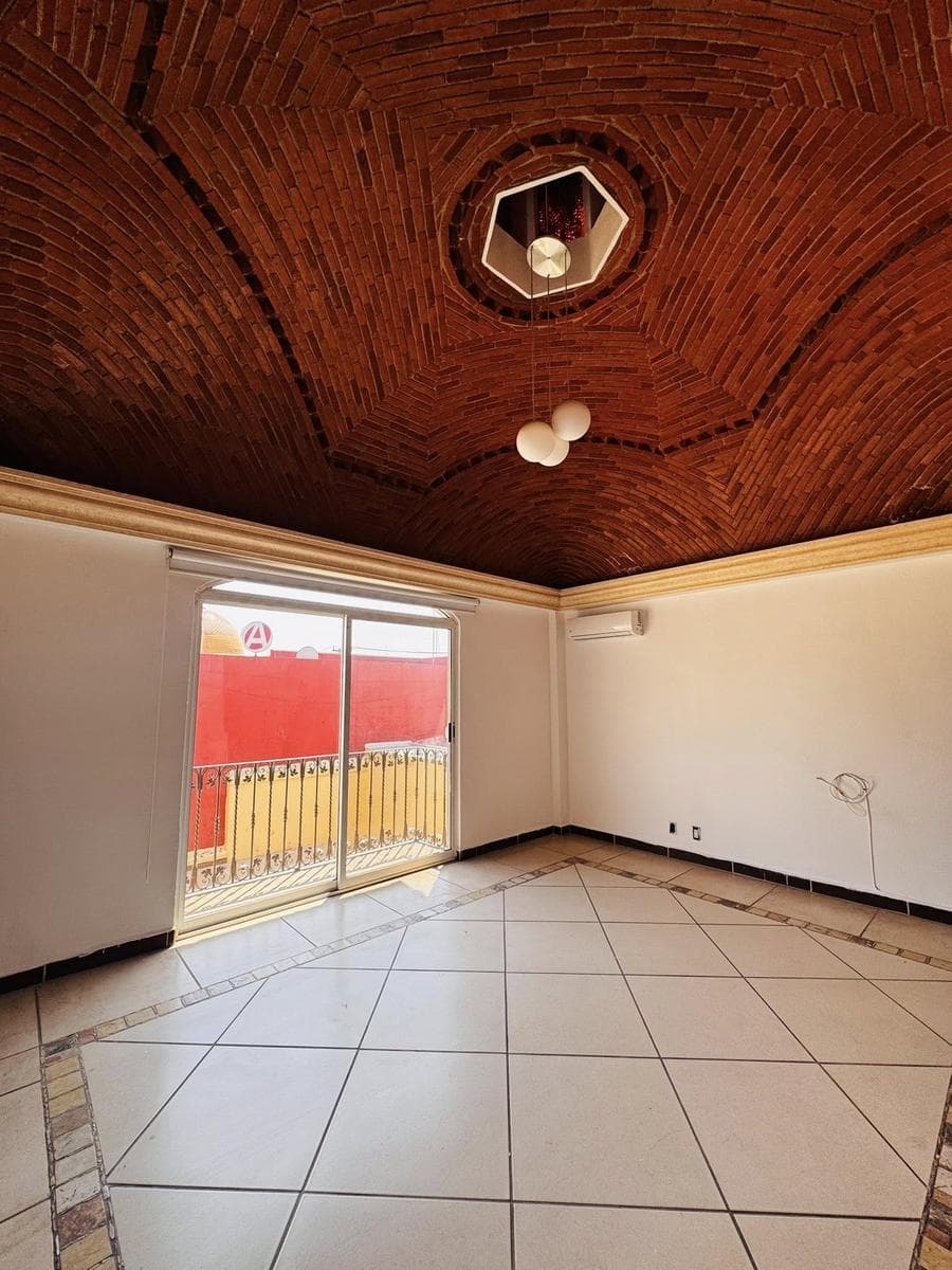 HOUSE FOR SALE IN A PRIME LOCATION IN CUERNAVACA, AV. SAN DIEGO