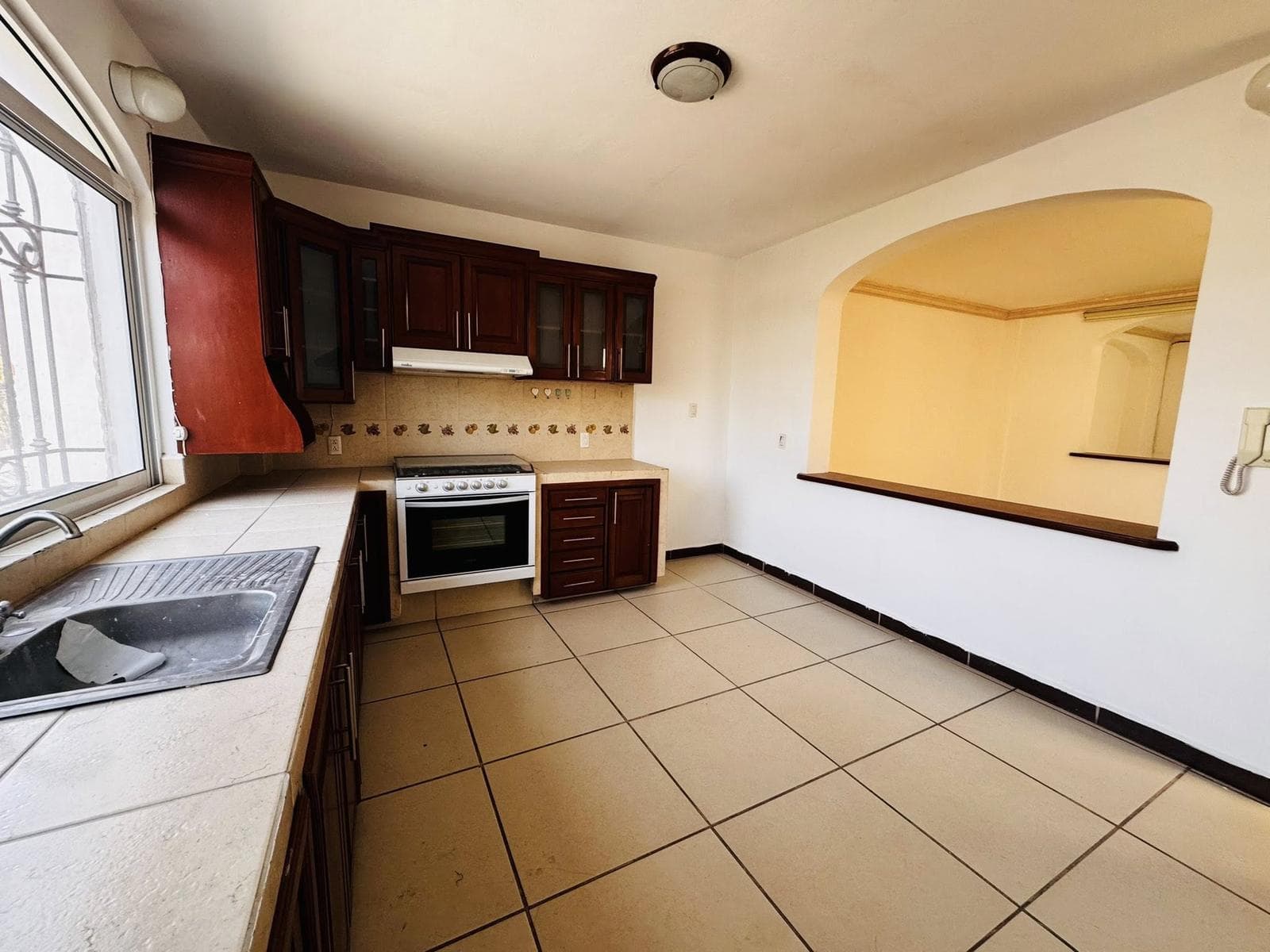 HOUSE FOR SALE IN A PRIME LOCATION IN CUERNAVACA, AV. SAN DIEGO