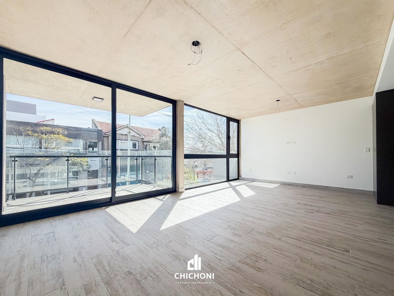 For Sale - 3-room apartment - Street-facing - Chauvin Neighborhood - Brand-new