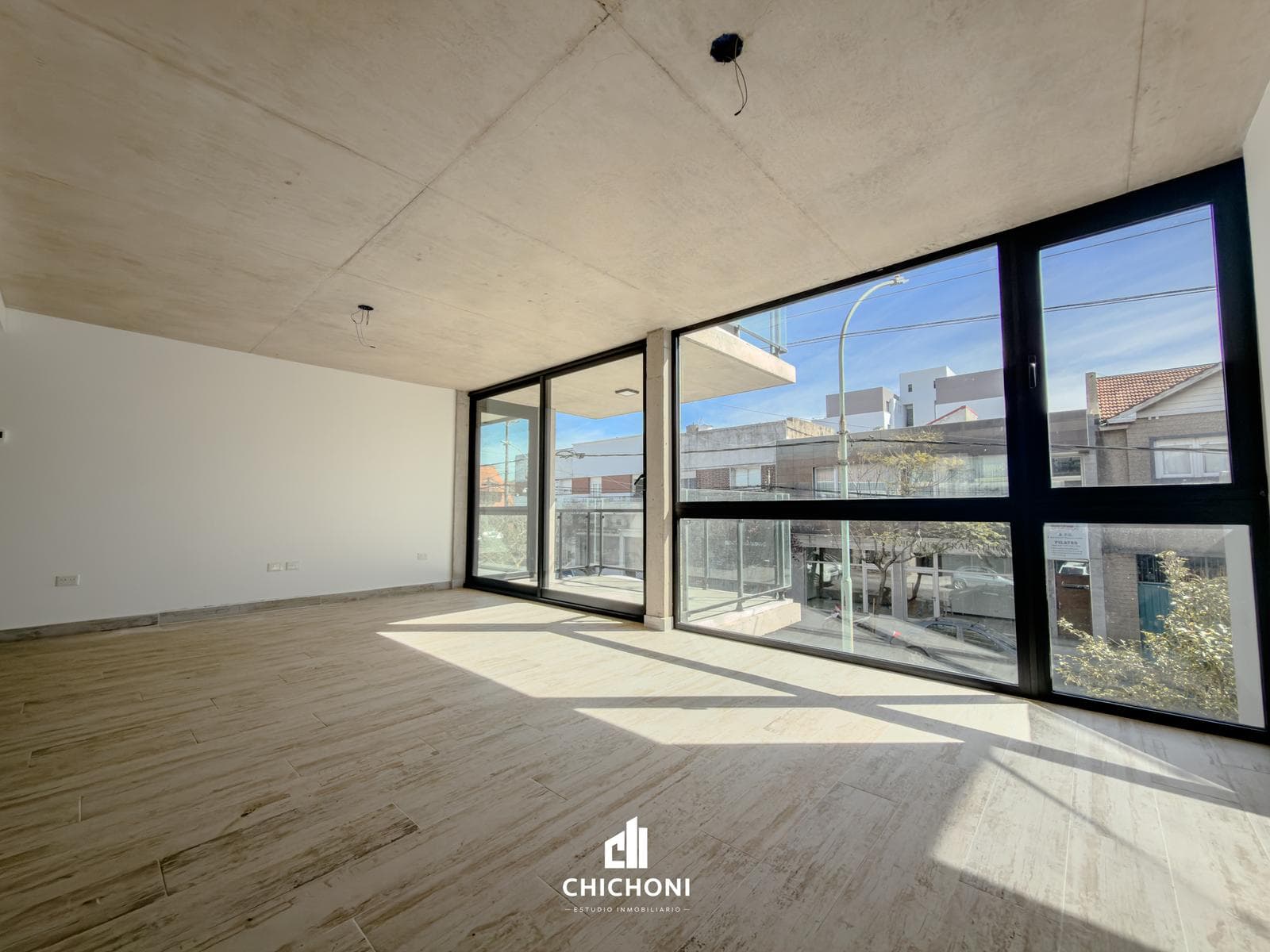 For Sale - 3-room apartment - Street-facing - Chauvin Neighborhood - Brand-new