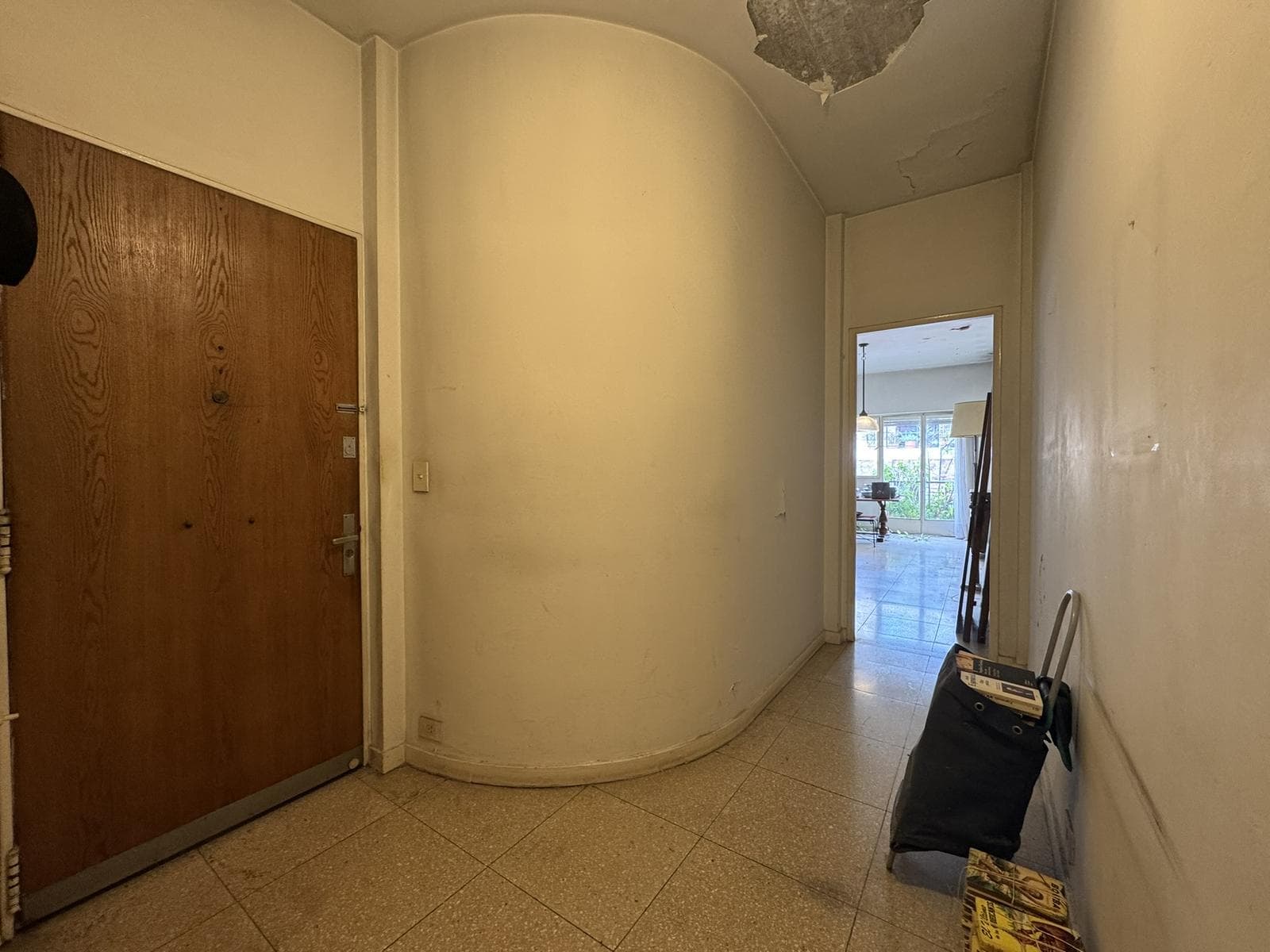 Sargento Cabral and Suipacha - 3-bedroom apartment in need of renovation - For Sale - Retiro