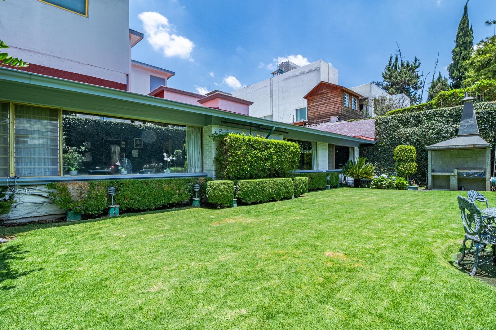 House for Sale in Jardines del Pedregal | Spacious Lot and Great Potential