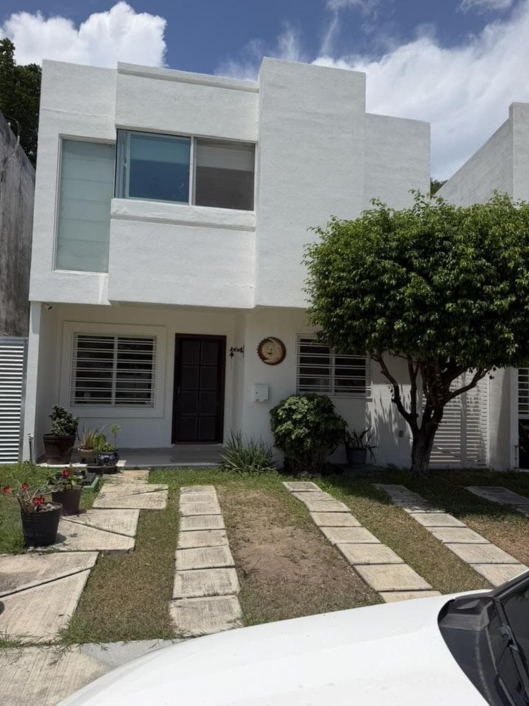 4-Bedroom House for Rent in Quinta Kanavayen, Av. 135 2 Stories, Unfurnished