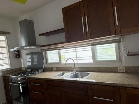 4-Bedroom House for Rent in Quinta Kanavayen, Av. 135 2 Stories, Unfurnished