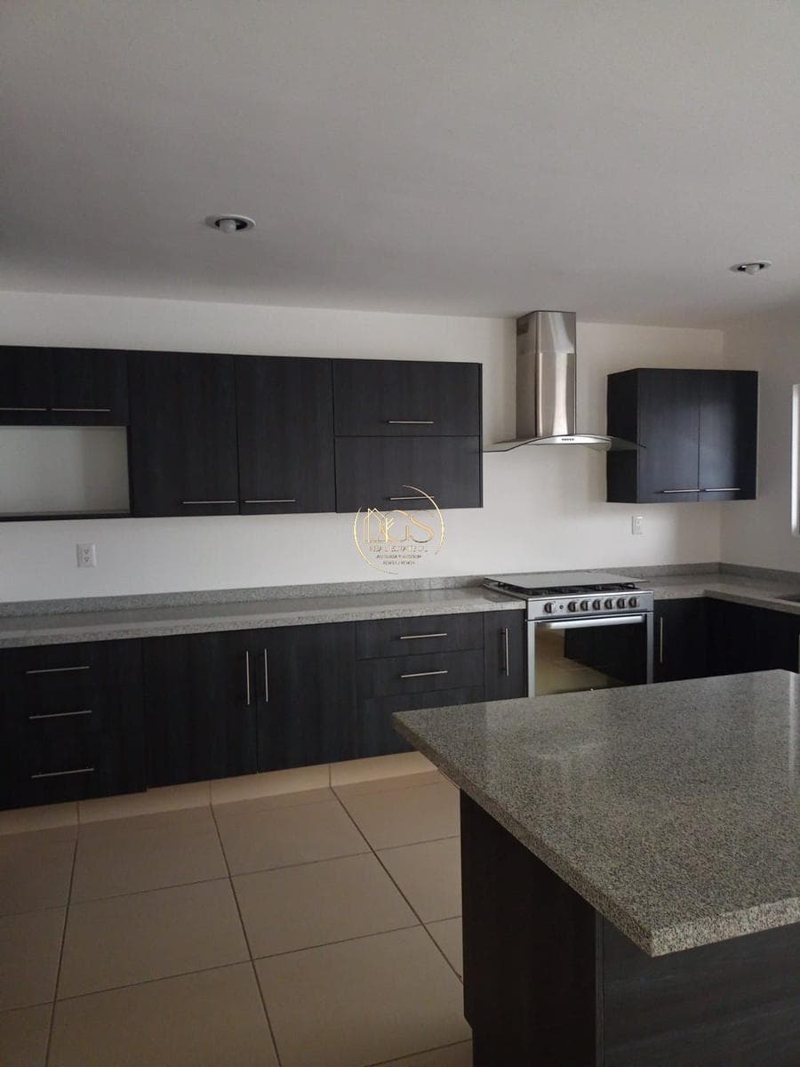 HOUSE FOR RENT OR SALE IN ZANA, CELAYA RESIDENTIAL AREA