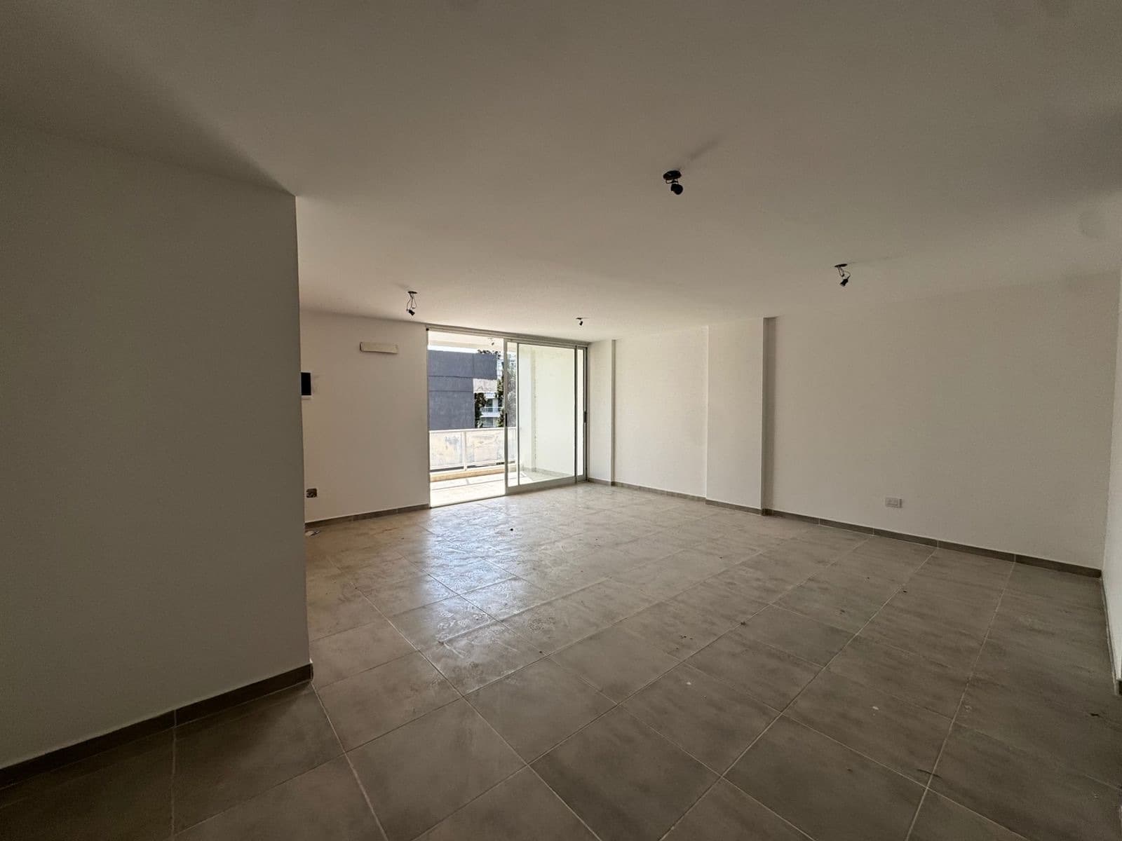3-ROOM APARTMENT FOR SALE IN DOWNTOWN CANNING