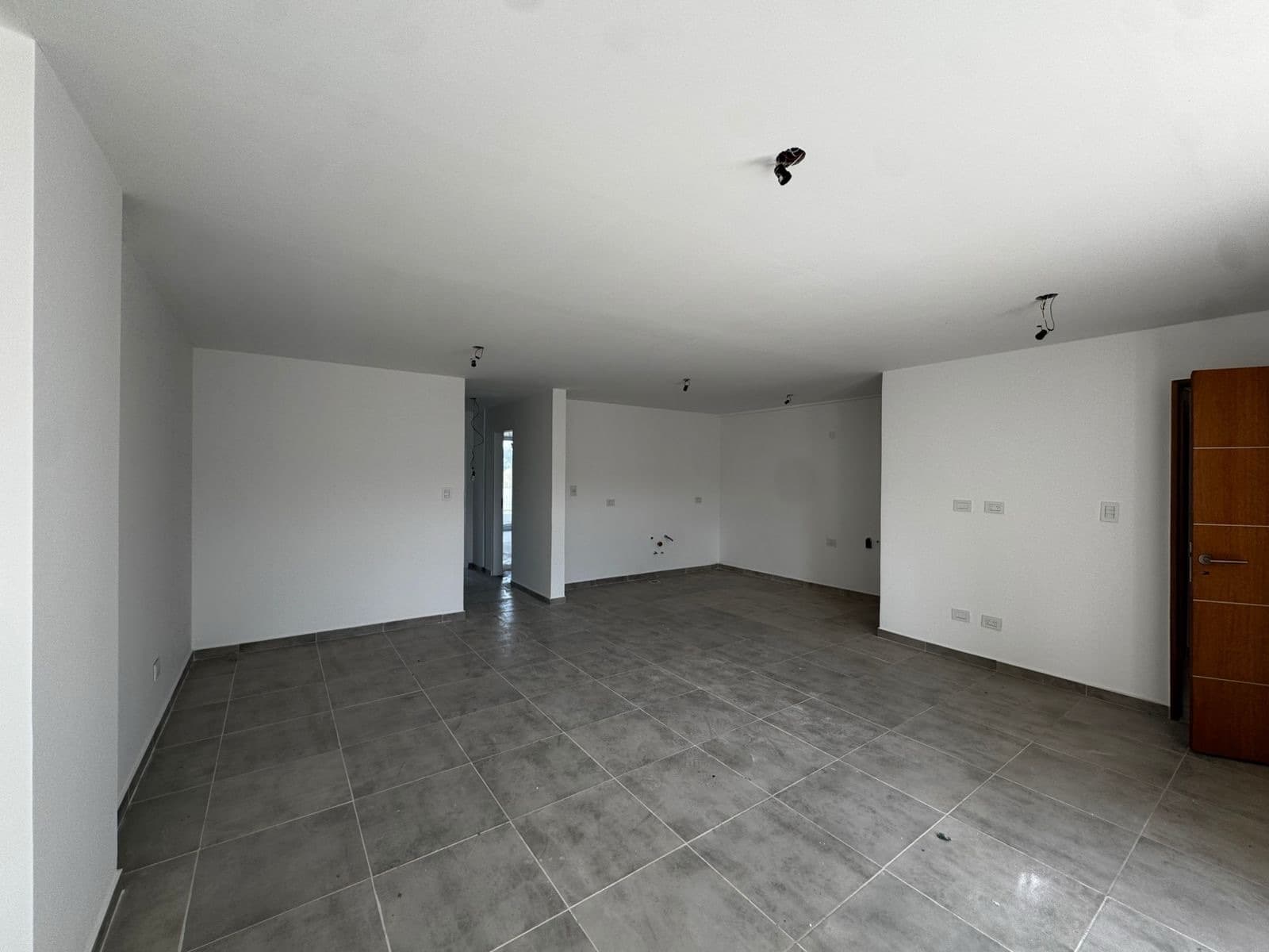 3-ROOM APARTMENT FOR SALE IN DOWNTOWN CANNING