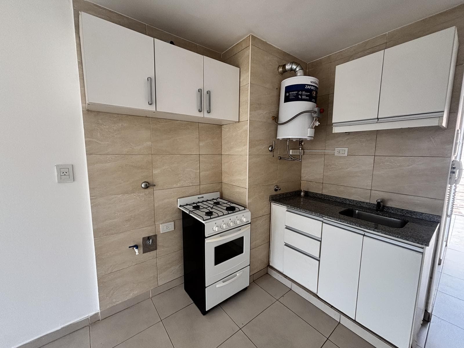 Studio Apartment for Sale in the Lourdes Neighborhood with a Private Patio and Balcony