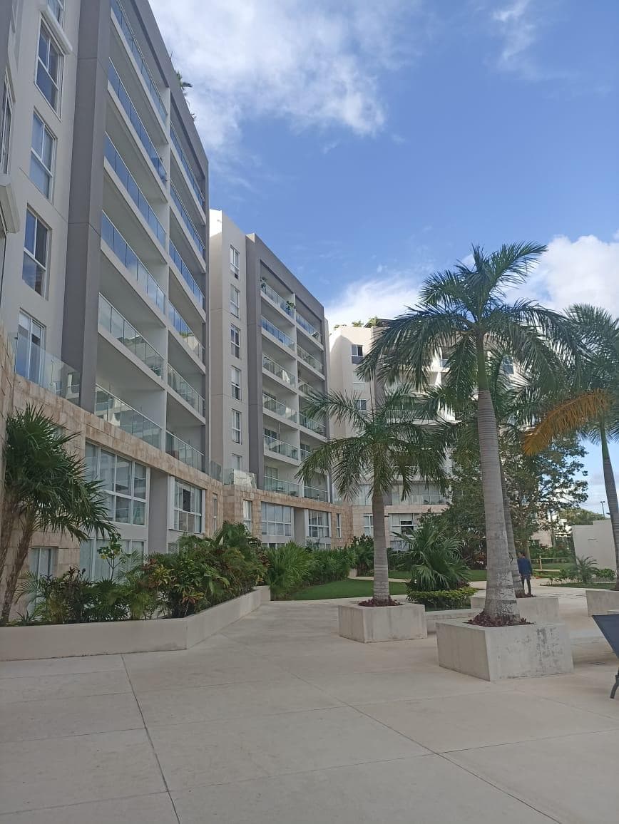 APARTMENT FOR RENT IN ALTURA CUMBRES, AT THE CORNER OF AV. HUAYACAN AND AV. COLOSIO, CANCUN