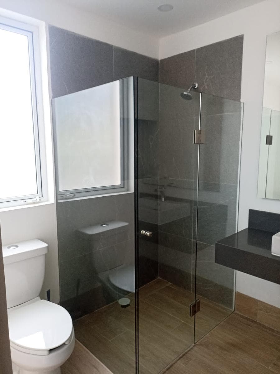 APARTMENT FOR RENT IN ALTURA CUMBRES, AT THE CORNER OF AV. HUAYACAN AND AV. COLOSIO, CANCUN