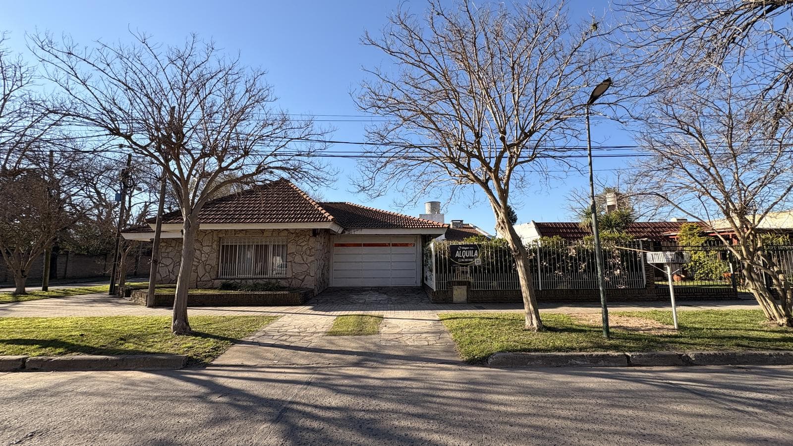 House with Landscaped Garden and Corner Shed Suitable for Commercial Use. Zone 1, Funes