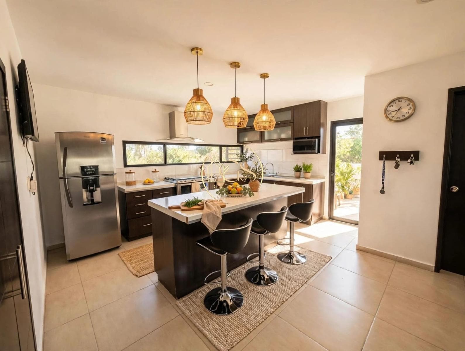 HOUSE FOR SALE IN MADERAS, CELAYA RESIDENTIAL AREA