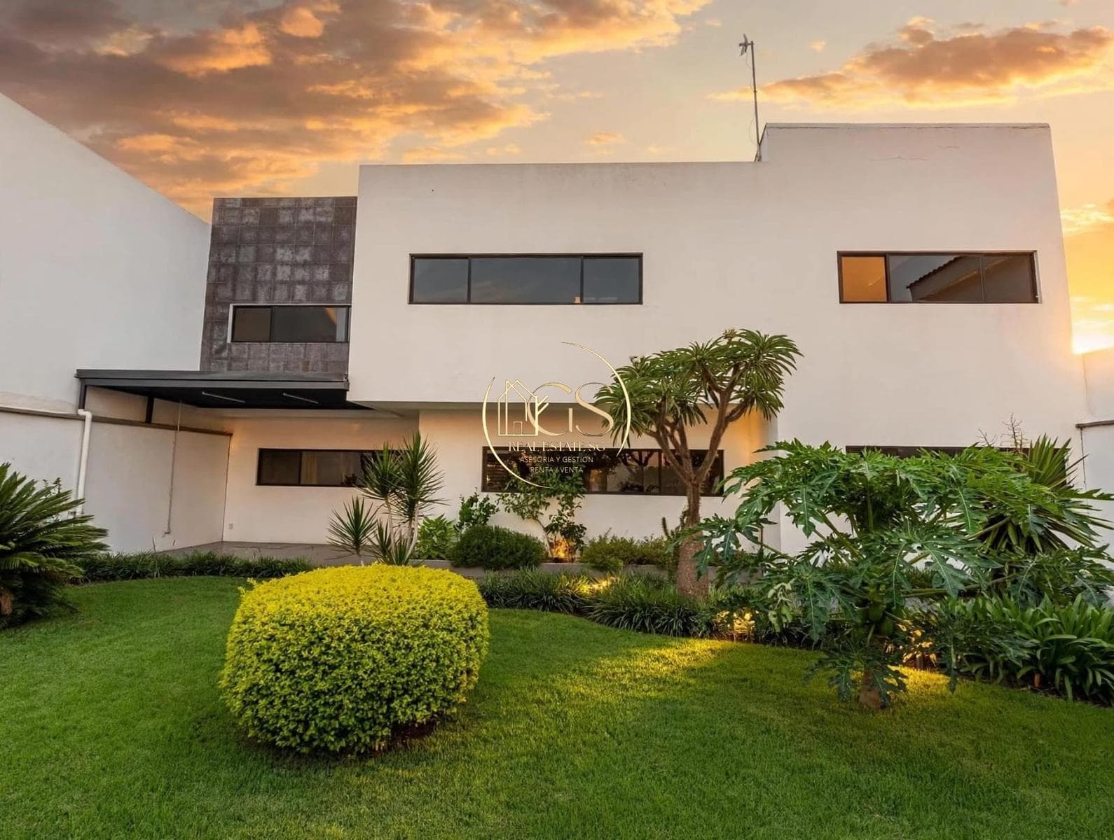 HOUSE FOR SALE IN MADERAS, CELAYA RESIDENTIAL AREA