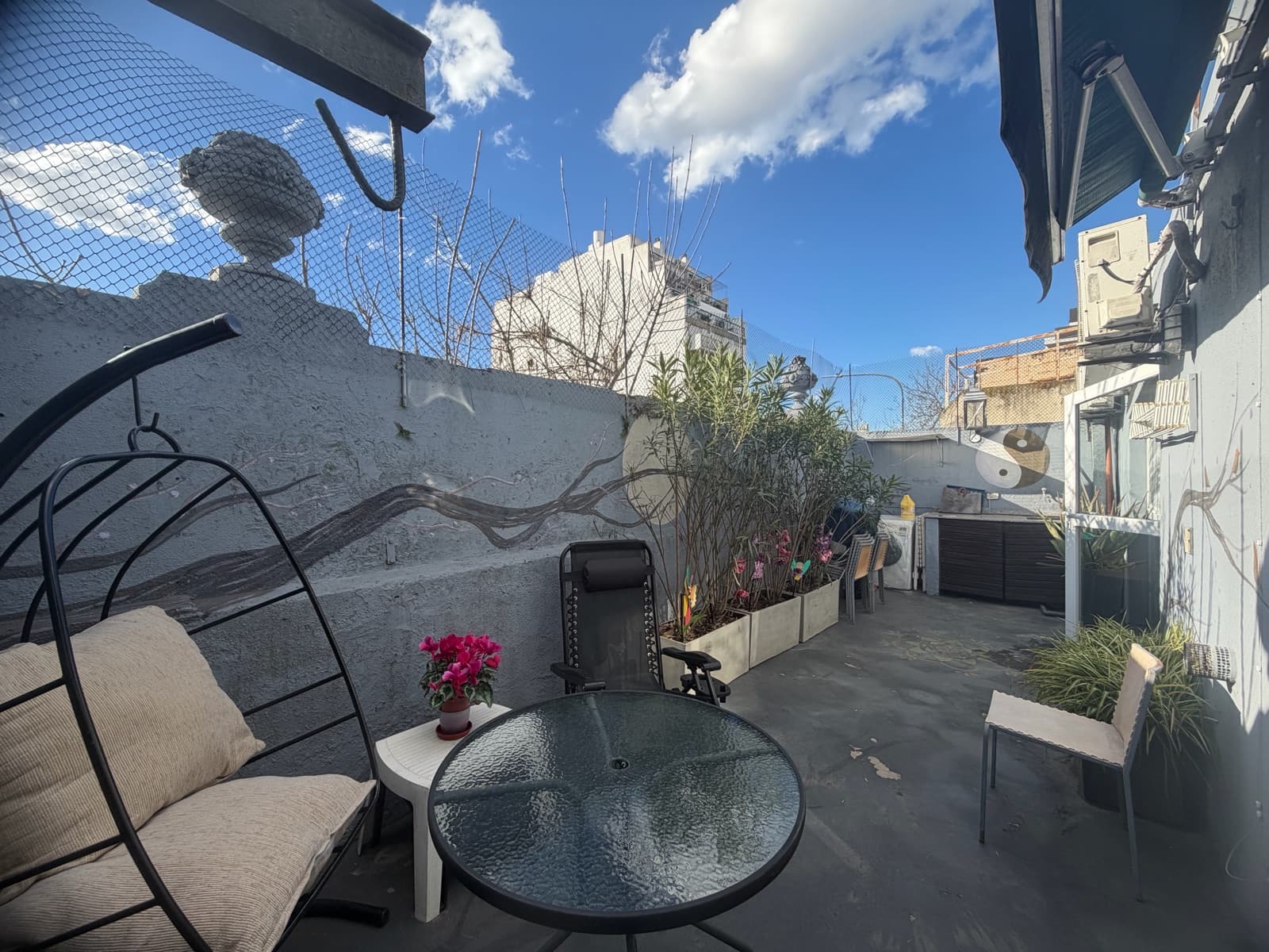 5-room townhouse for sale in Coghlan, renovated