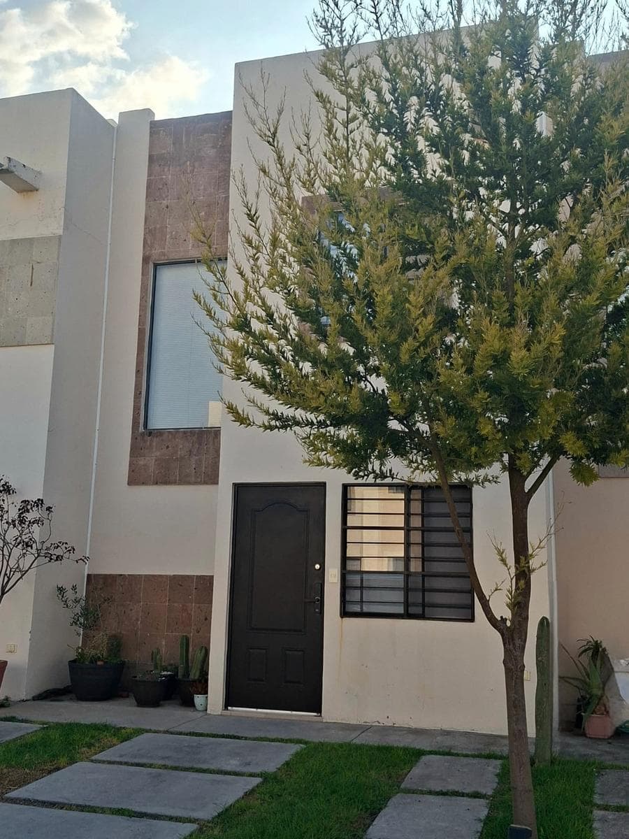 House for Sale in Rincones del Marqués, Querétaro—Ideal Investment and Capital Appreciation in a Condo Complex