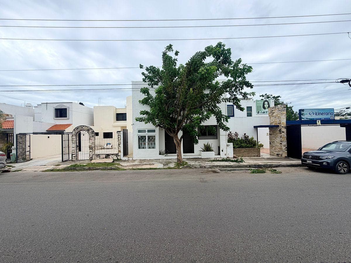 HOUSE FOR SALE IN MÉRIDA, WITH 8 APARTMENTS, INVESTMENT OPPORTUNITY, MONTECARLO