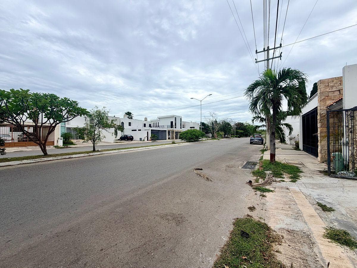 HOUSE FOR SALE IN MÉRIDA, WITH 8 APARTMENTS, INVESTMENT OPPORTUNITY, MONTECARLO