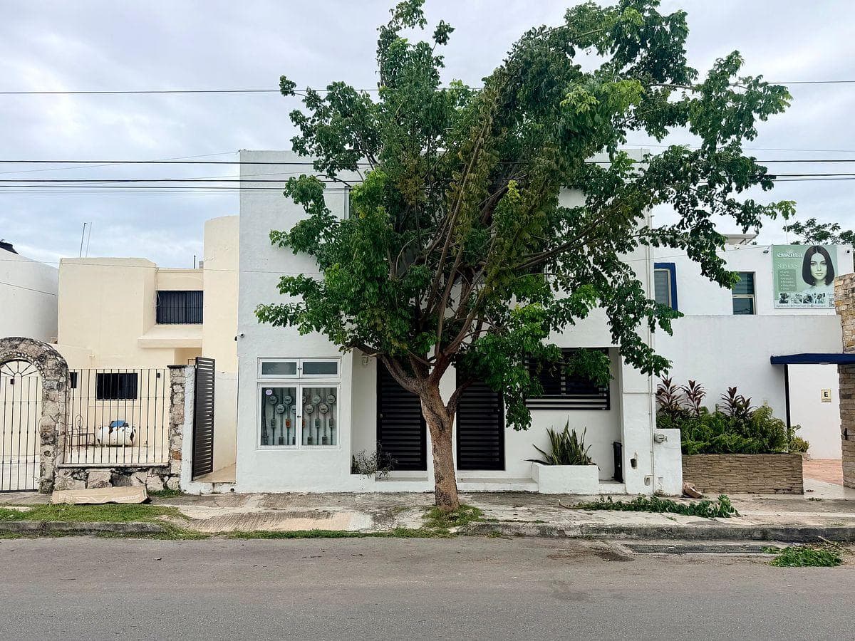 HOUSE FOR SALE IN MÉRIDA, WITH 8 APARTMENTS, INVESTMENT OPPORTUNITY, MONTECARLO