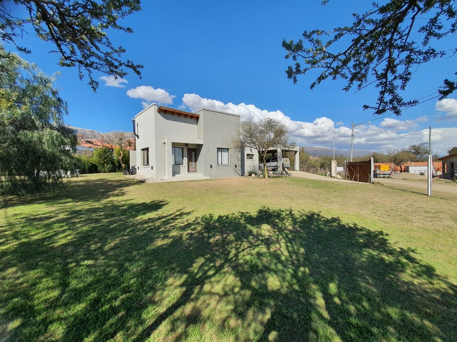 VENTA CASA BARRIO LAS MORERAS MERLO SAN LUIS
