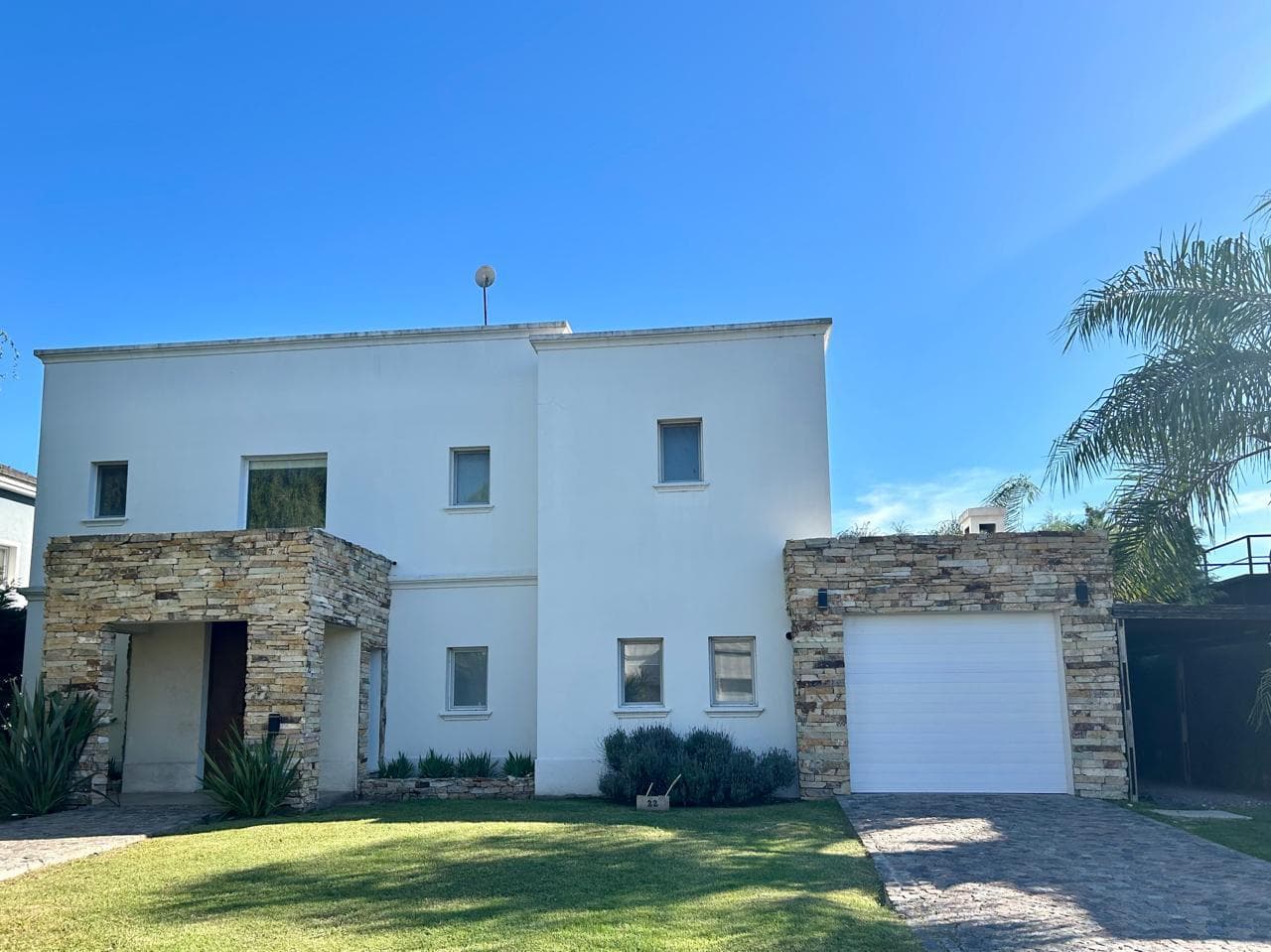 5-room house for sale in El Centauro