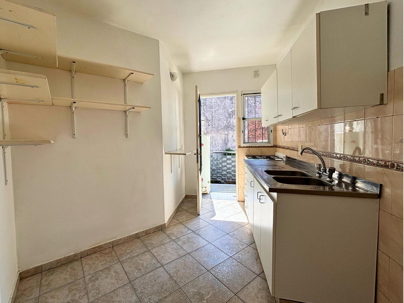 3-room apartment for sale in San Fernando.